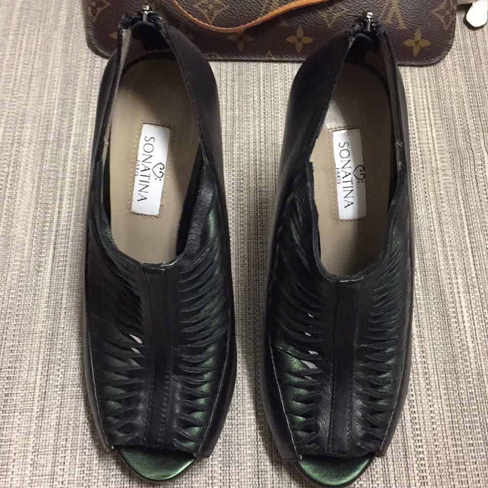 Sonatina Sandals. New without tag